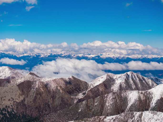 大气航拍雪山云海延时片头片尾素材