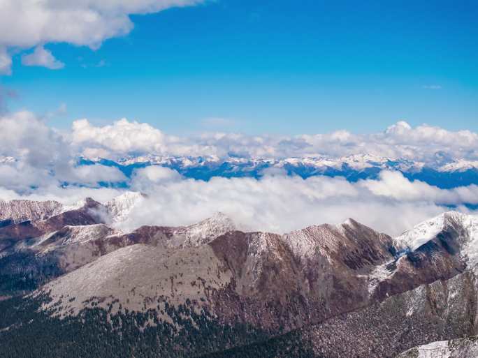 大气航拍雪山云海延时片头片尾素材