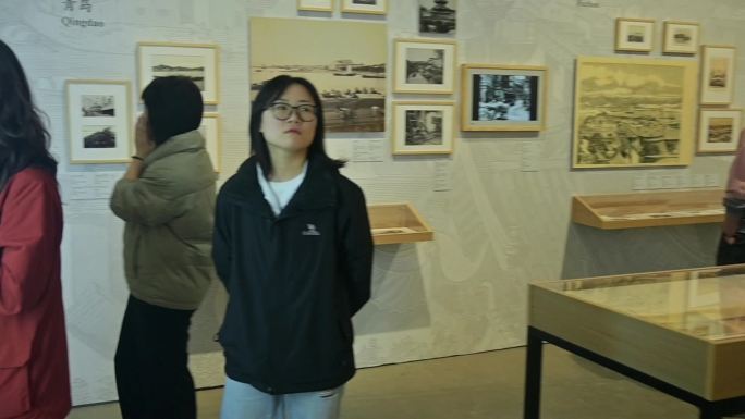 长沙谢子龙影像艺术馆参观游客打卡