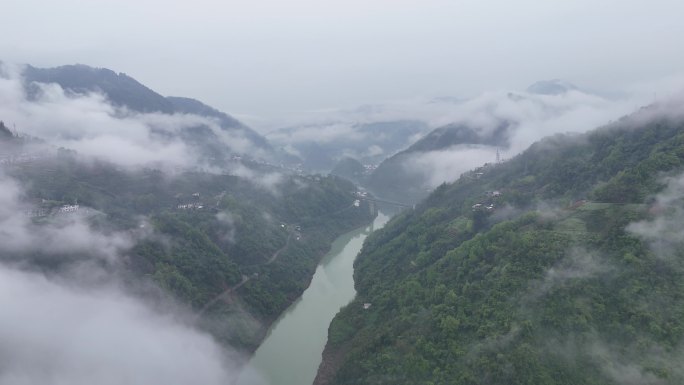 雨后河流