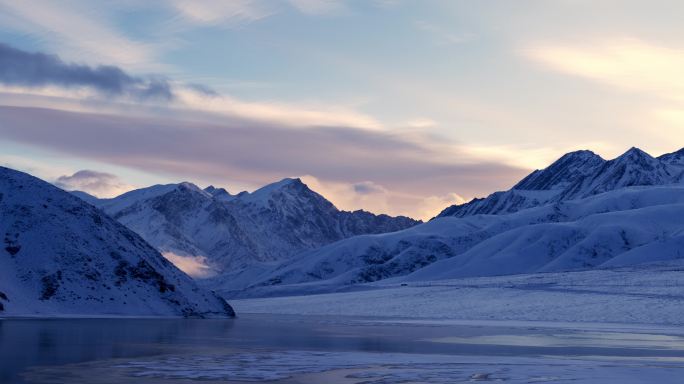 （延时）新疆帕米尔高原昆仑雪山白沙湖