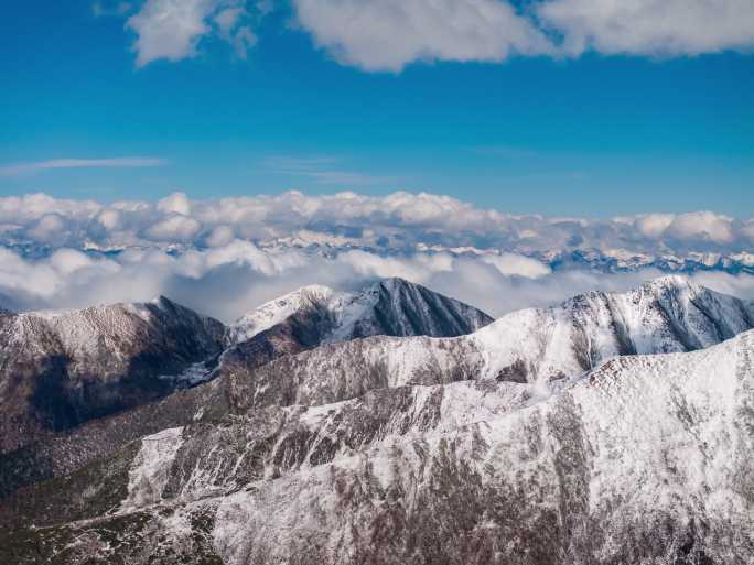 大气航拍雪山云海延时片头片尾素材