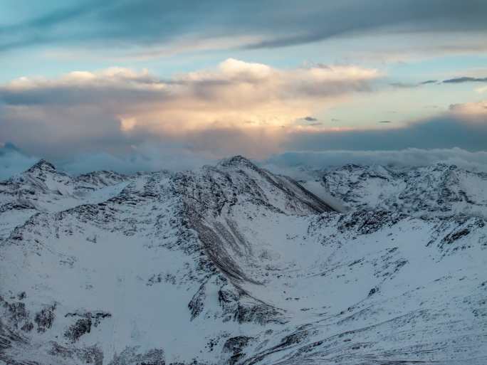 大气航拍雪山云海延时片头片尾素材