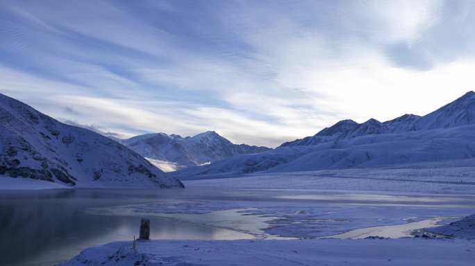（8K延时）新疆帕米尔高原昆仑雪山白沙湖