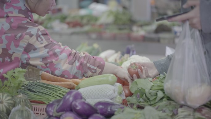 菜市场挑菜买菜