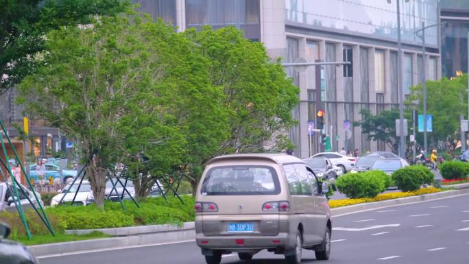 城市马路街道街头街景上班下班高峰期汽车车