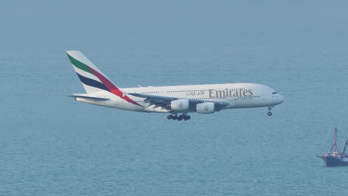 阿联酋航空A380降落香港赤鱲角国际机场