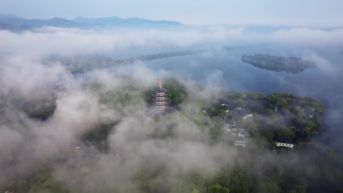 云雾水墨西湖雷峰塔日出