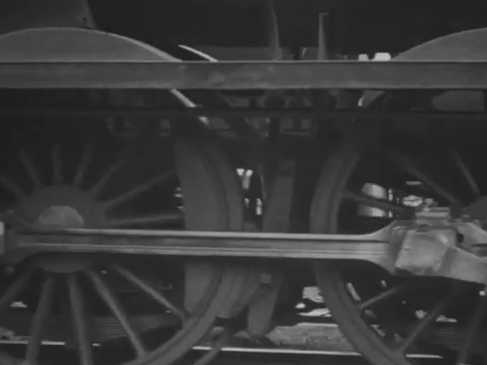 火车行驶 火车轮子 蒸汽 蒸汽火车素材