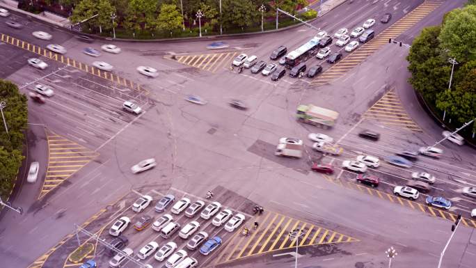 实拍城市十字路口车流延时