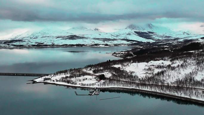 4K航拍北欧挪威特罗姆瑟最美冰湖雪景