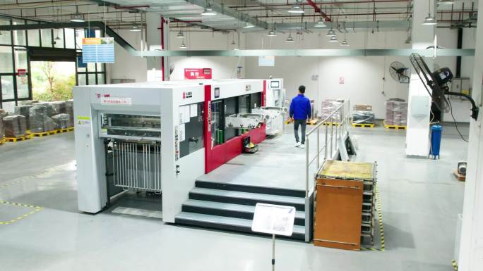 DX421高端印刷设备车间印刷厂包装制造