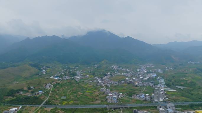 多镜头航拍南方小城市村庄绿水青山生态环保