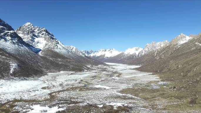 雪山 年保玉则群峰 久治日干措雪景