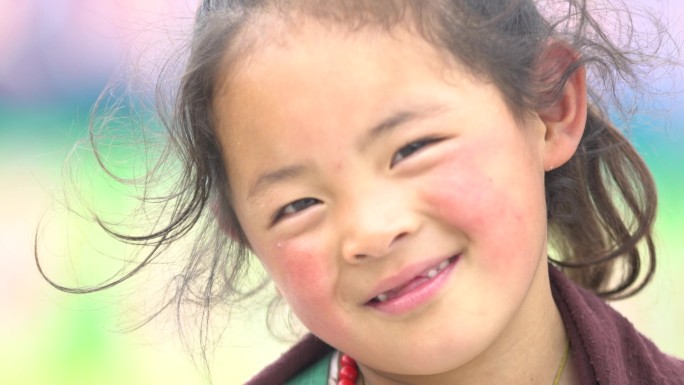 藏族小女孩 小女孩笑脸