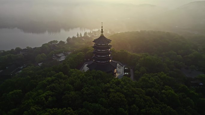 云雾水墨西湖 雷峰塔日出