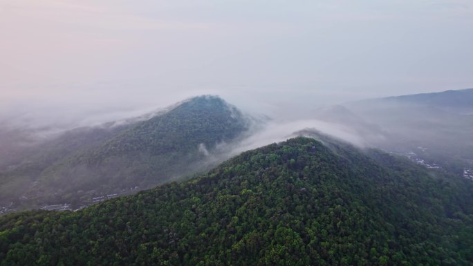 云雾山峰