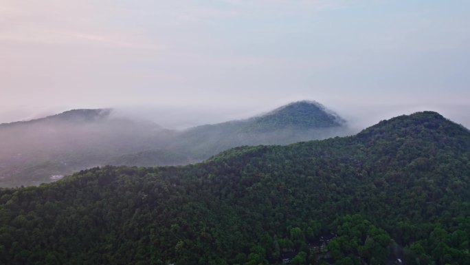 杭州西湖群山云雾水墨