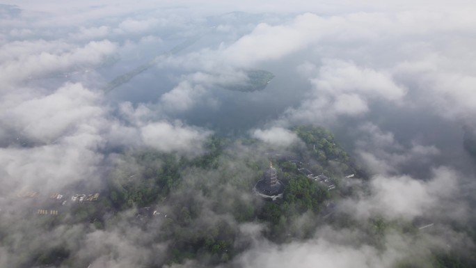 云雾西湖全景