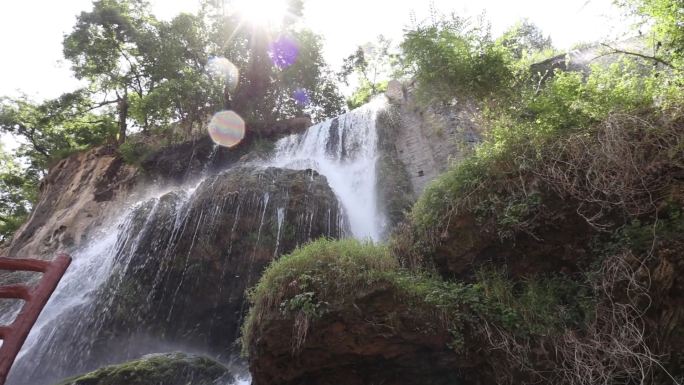 山涧 小溪 瀑布 流水 山泉 溪流 青苔