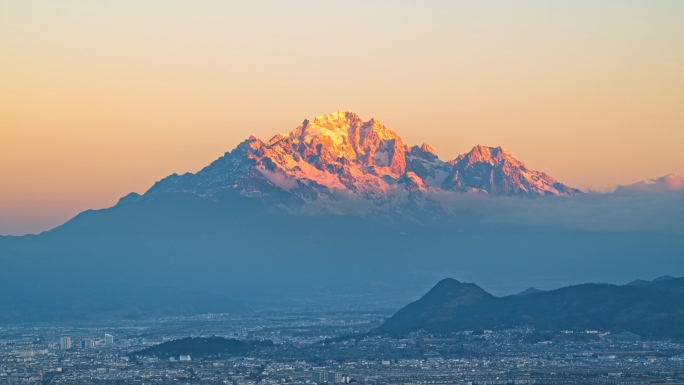 玉龙雪山日照金山 丽江古城 丽江延时