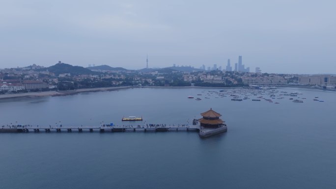 海中观景台栈桥小青岛老城区港口航拍