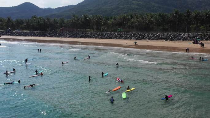 震撼大气4K海南航拍海边激情休闲冲浪