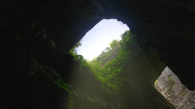 多镜头地下暗河峡谷探险山洞天坑洞穴