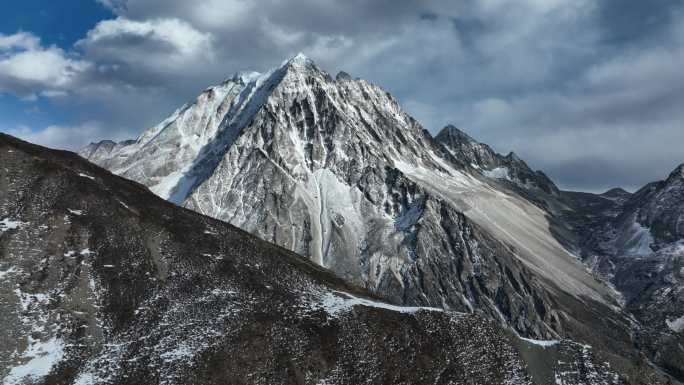 四川甘孜雅拉雪山航拍