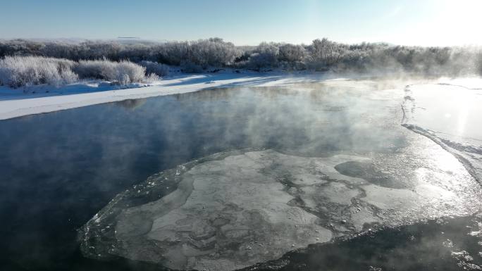 河流雾气雪景