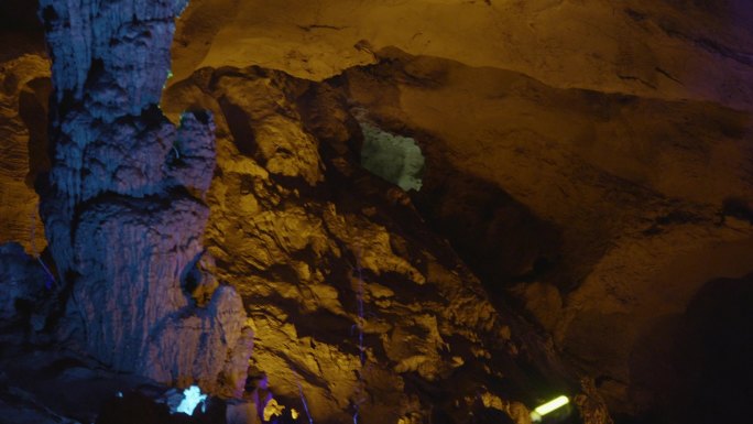 多镜头溶洞水溶柱钟乳石峡谷山洞裂缝探险