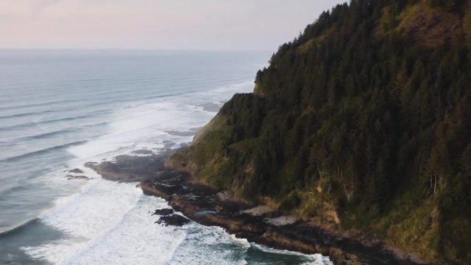 航拍海浪海潮海岸