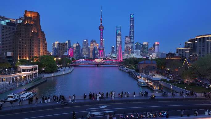 上海苏州河外白渡桥陆家嘴CBD夜景航拍