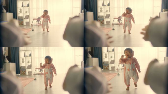 实拍小宝宝刚学走路