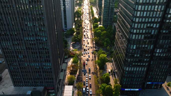 航拍春天夕阳下的成都高新区天府三街风景