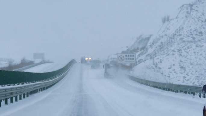 高速公路除雪2