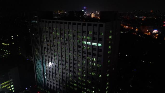 4K航拍湘潭市湘潭第一人民医院夜景2