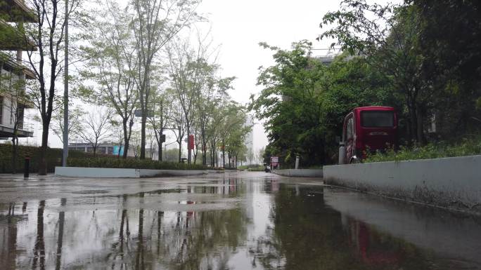 上海杨浦滨江 步行道 黄浦江 (雨天)
