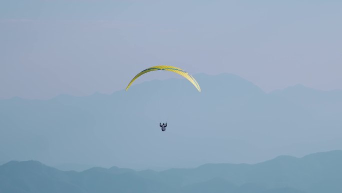 滑翔伞空中高山航拍4k