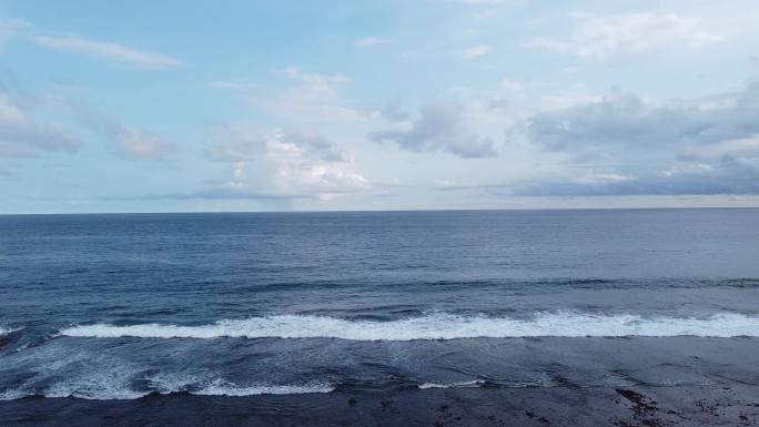 印尼巴厘岛海滩日落航拍蓝色风光