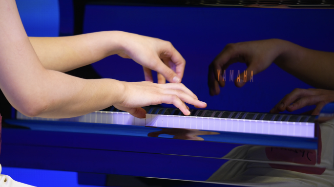 钢琴比赛参赛选手弹奏实况空镜