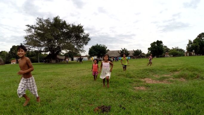 南美洲巴西小孩跑航拍1