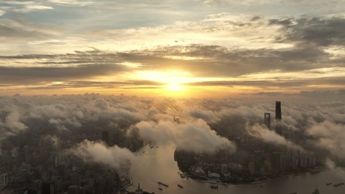 上海日出 太阳升起 陆家嘴金融城 云雾