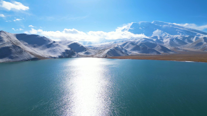 新疆喀拉库勒湖景区