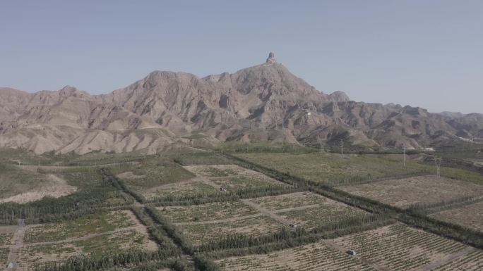 内蒙古甘德尔山下沃野千里水稻粮田4K航拍