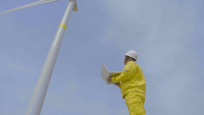新能源风能风车运行视频素材