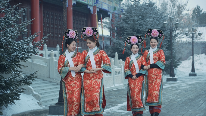 清朝满族女孩服饰格格北方民俗满清