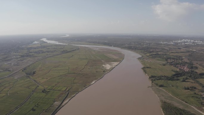 内蒙古黄河边上的粮田和湿地4K航拍