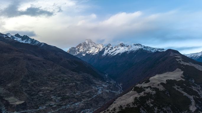 四川阿坝州四姑娘山日照金山延时