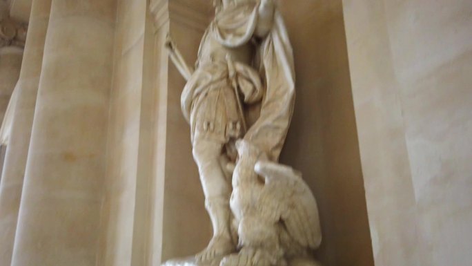 法国凡尔赛宫内景雕塑